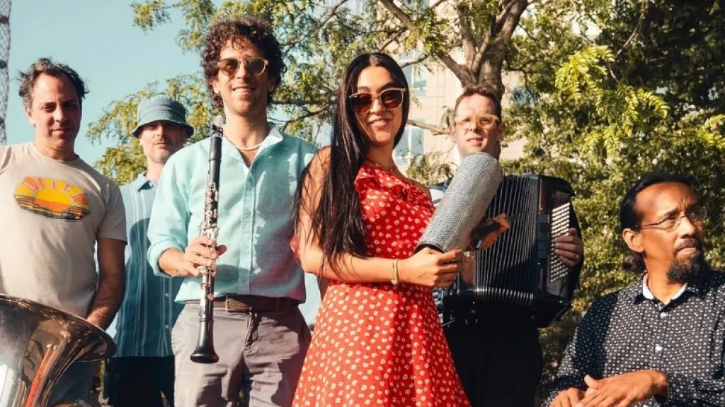 Miércoles de Descarga: “Caracol” de Cumbia River Band