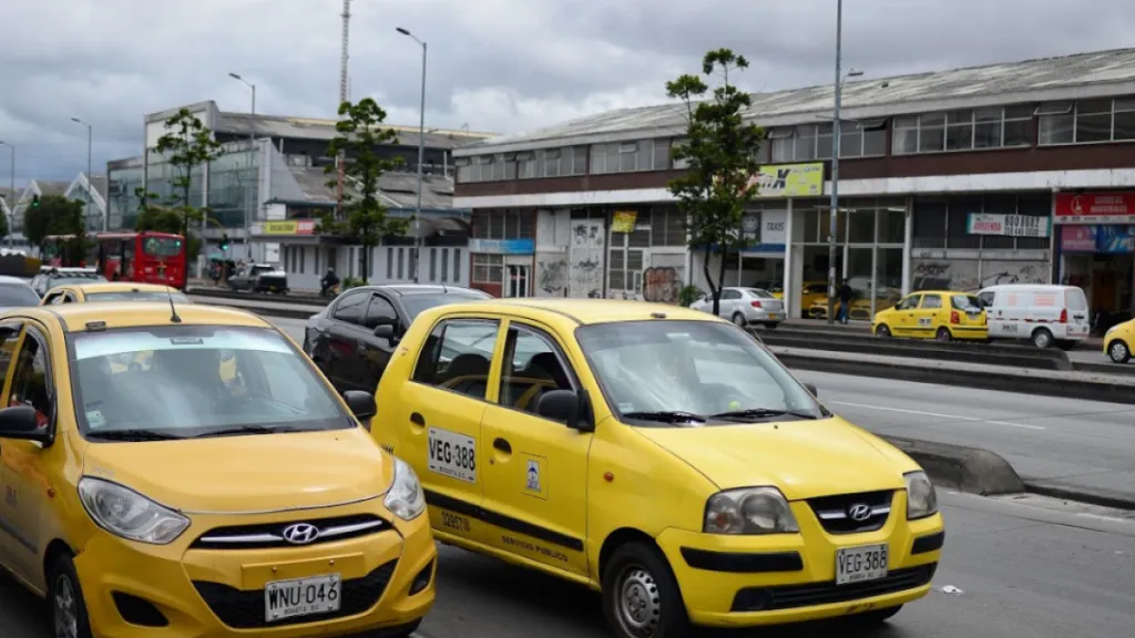 Paro taxistas Bogotá 14 mayo: razones y lugares
