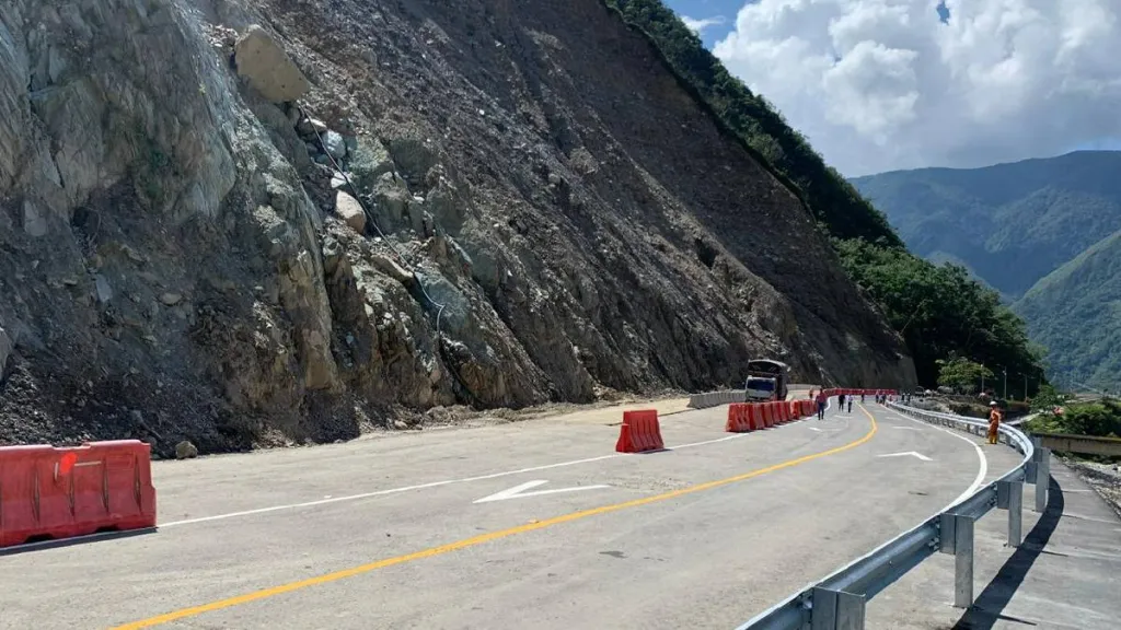 Vía Bogotá-Villavicencio: paso alterno controlado 