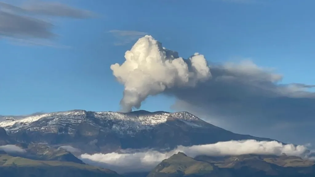 Volcán Nevado del Ruiz: Aumento de actividad sísmica y posible erupción