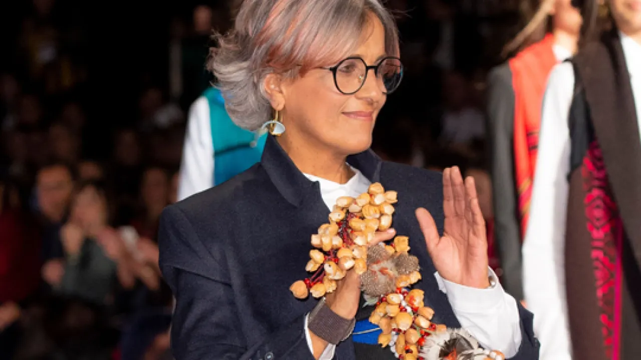 Adriana Santacruz: moda ancestral para el mundo