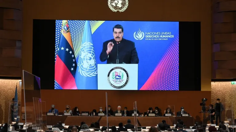 Venezuela y EE.UU: senadores se oponen a la compra de petróleo