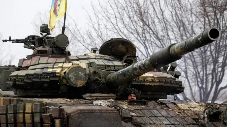 Análisis: presión militar en Ucrania y sanciones para Rusia