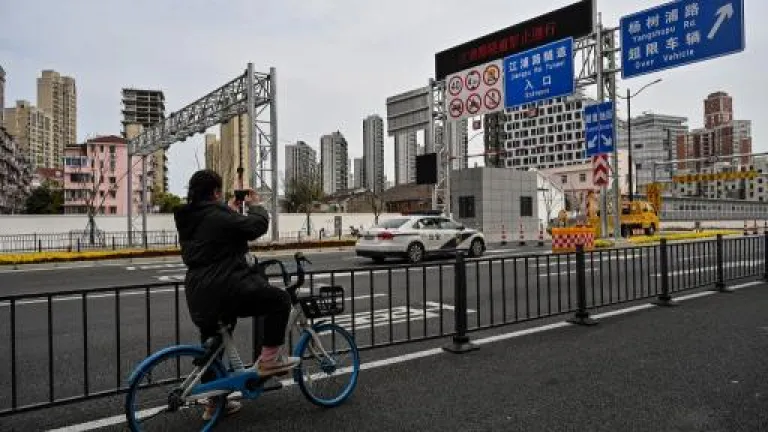 Mueren 16 personas en accidente de tránsito en China