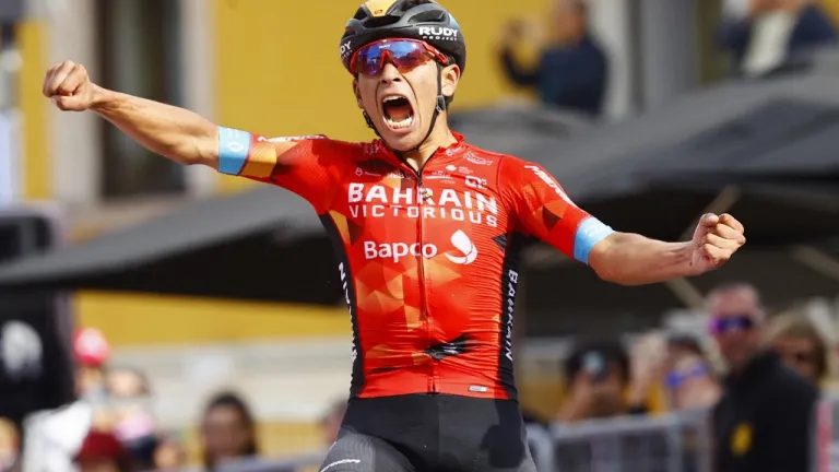 Ciclista colombiano Santiago Buitrago 