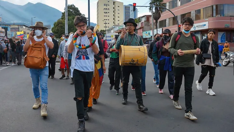 Protestas de estudiantes e indígenas en Ecuador 