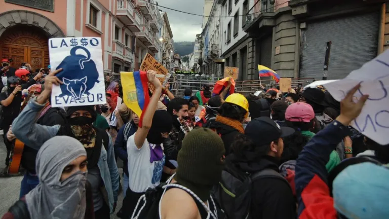 Declaran estado de excepción en Ecuador por protestas indígenas