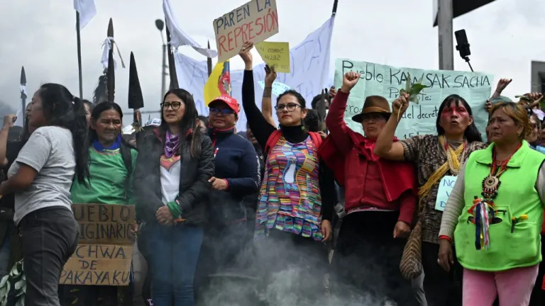 Presidente de la Asamblea Nacional de Ecuador convoca al diálogo