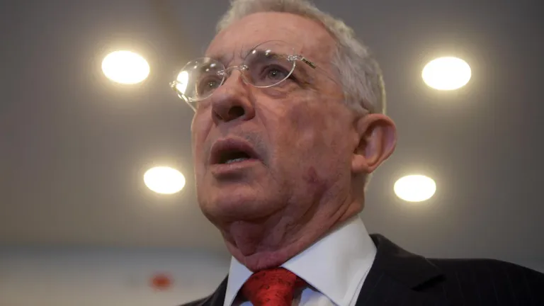 Condena a Uribe: niegan tutela que pedía suspender prisión domiciliaria