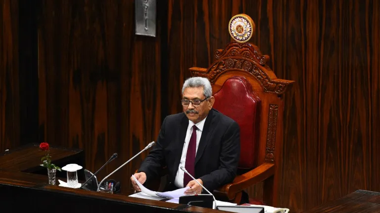 Crisis en Sri Lanka | Renunció el presidente luego de huir a Singapur