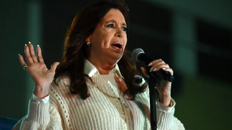 Cristina Kirchner fue condenada a seis años de prisión