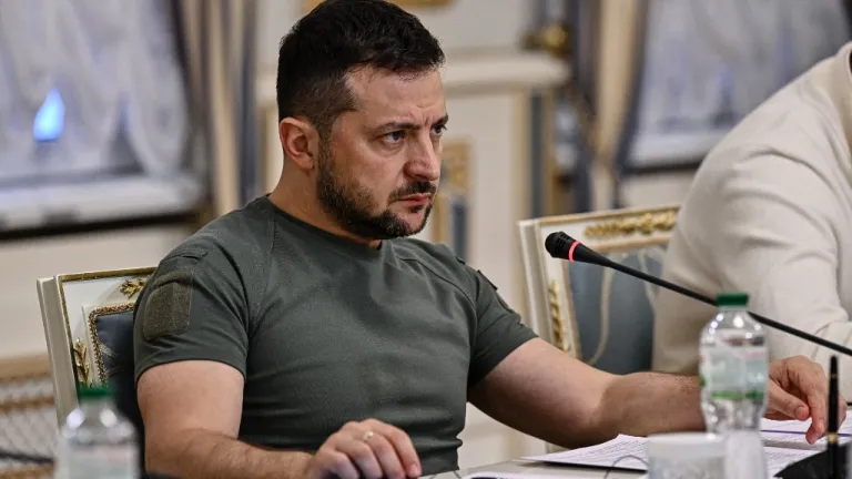 Zelenski acusa a Rusia del "apagón total" en el este de Ucrania