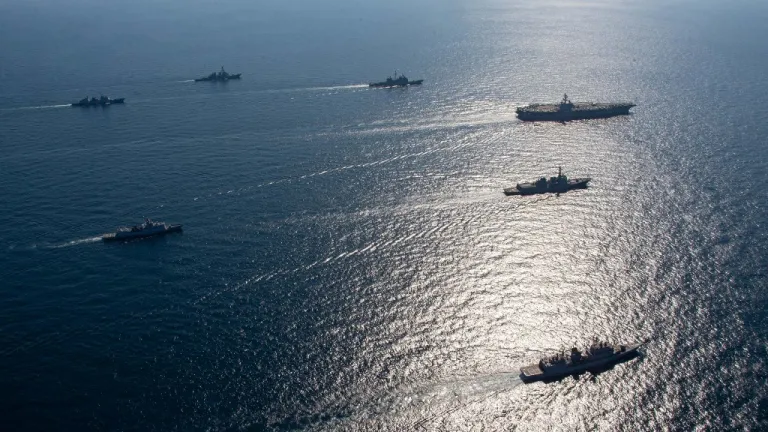 Corea del Norte y del Sur: intercambio de tiros de advertencia en frontera marítima
