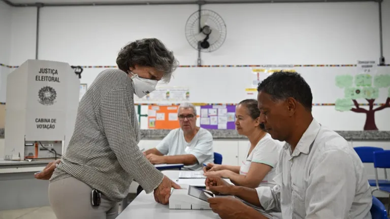 Elecciones en Brasil | cierre de los colegios electorales en primera vuelta