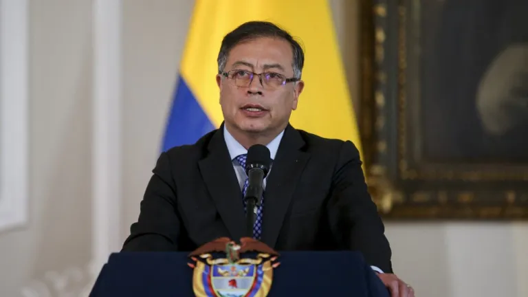 ¿Quién es Jhon Mechas? | Presidente Petro lo deja por fuera de la Paz Total
