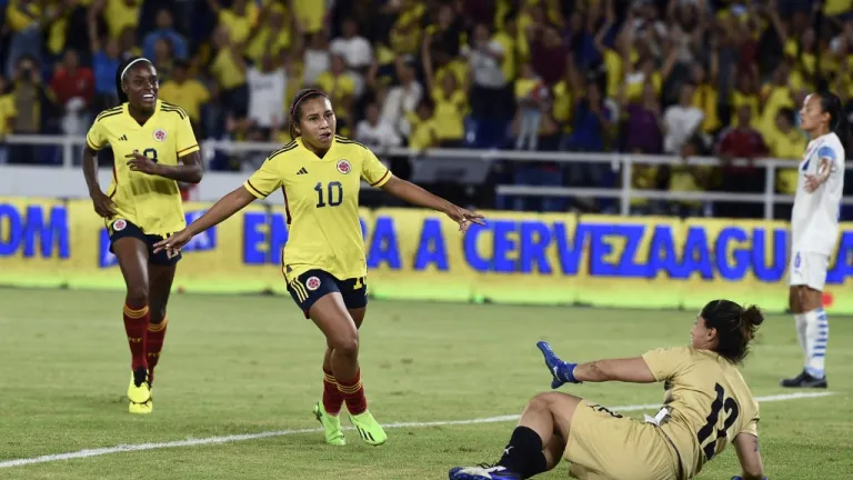 Selección Colombia femenina: Mayra Ramírez y Leicy Santos, jugadoras clave