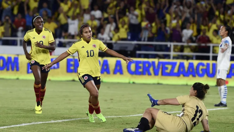 Leicy Santos, figura de la Selección Colombia femenina: inicios y cábalas