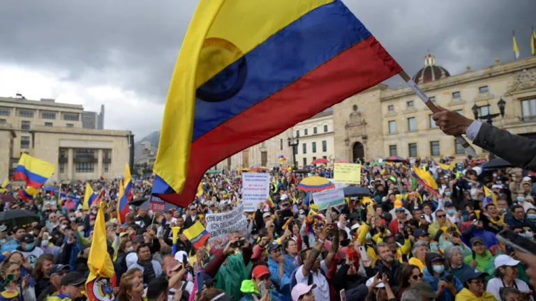 Reportan nuevas manifestaciones contra las reformas del gobierno actual