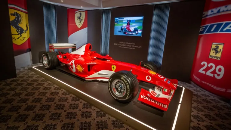 Ferrari de F1 de Schumacher fue vendido en Ginebra