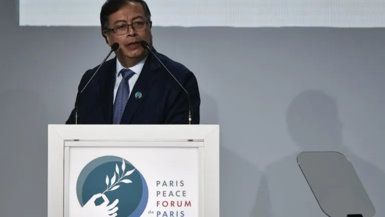 Petro y su intervención en el Foro de París sobre la Paz