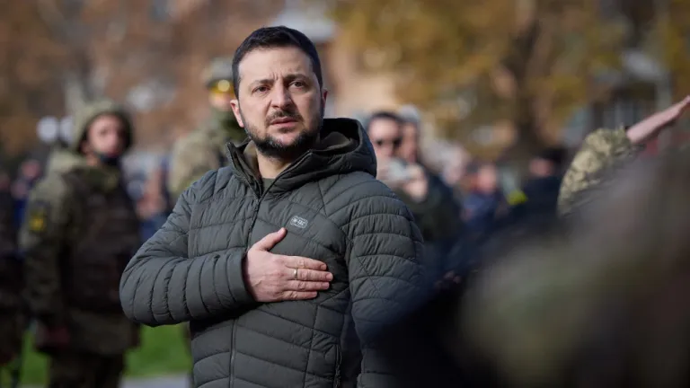 Zelenski acusa a Rusia de disparar misiles contra Polonia