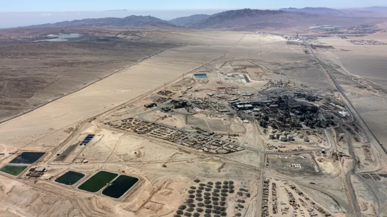 El desierto de Atacama, un vulnerable ecosistema convertido en basural