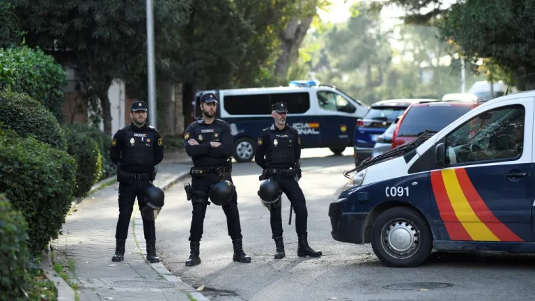 Sobres bomba en España: interceptan otros cinco explosivos