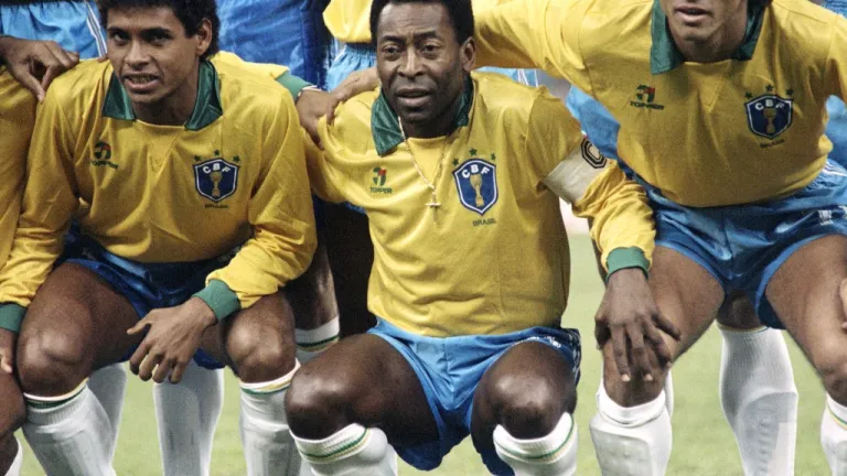 Muere el Rey Pelé, estrella y leyenda del fútbol brasileño 