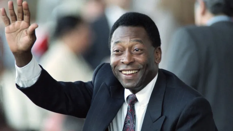 Pelé ya no responde a quimioterapia y pasa a cuidados paliativos: Folha