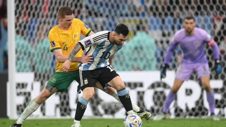 Catar 2022: Argentina vence 2-1 a Australia con gol de Messi