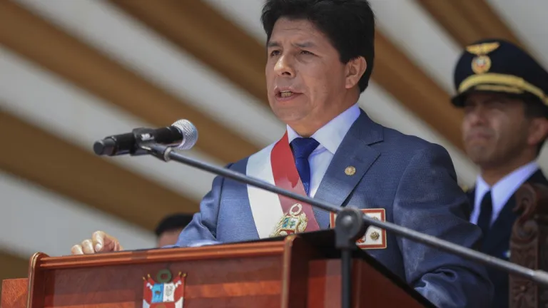 Congreso de Perú retira el fuero especial al expresidente Castillo