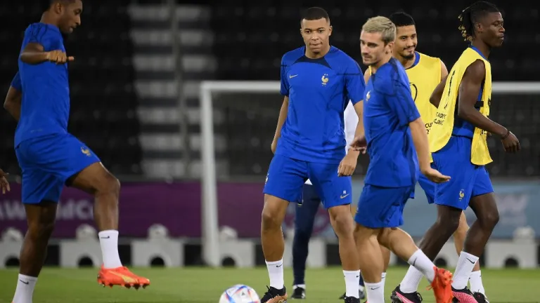 Inglaterra y Francia buscan las semifinales en clásico europeo