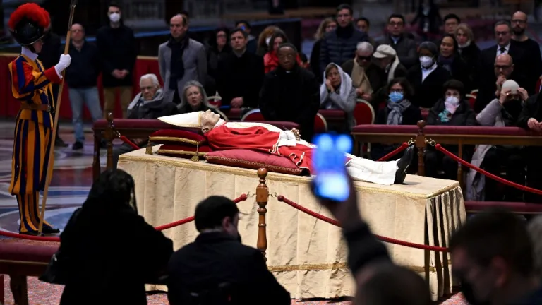 Funeral de Benedicto XVI: 65 mil personas han acudido al Vaticano