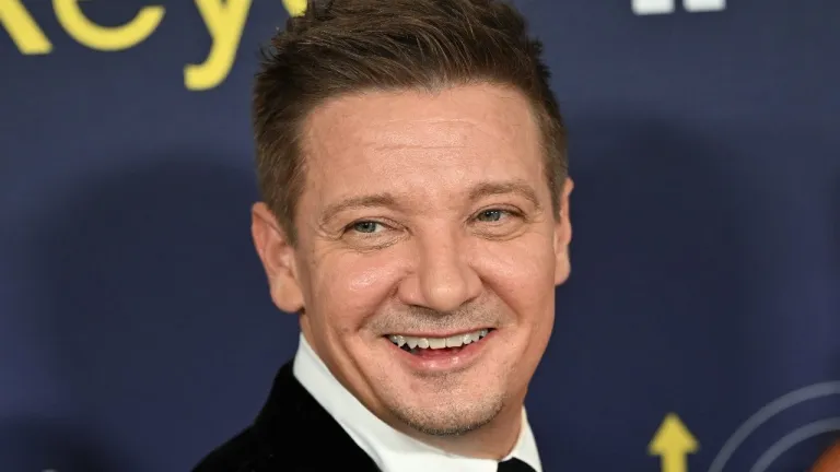Actor Jeremy Renner se pronuncia tras su accidente