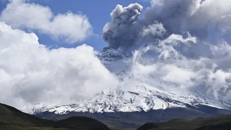 Volcán Cotopaxi en Ecuador: uno de los más peligrosos del mundo 