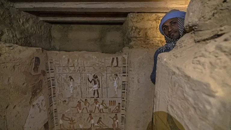 Egipto descubre tumbas de faraones y una momia