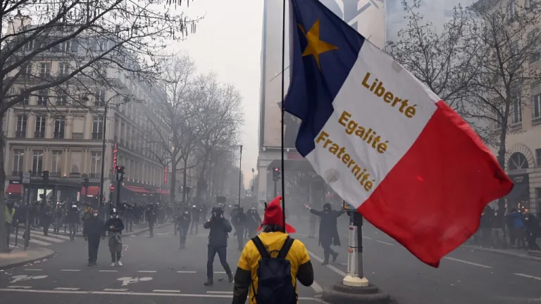 Protestas en Francia 2023: novena jornada termina en disturbios 