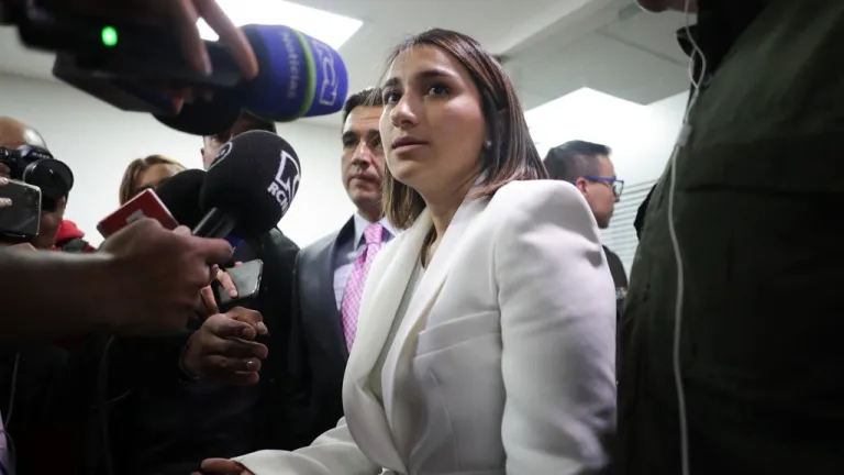 Laura Sarabia en la Fiscalía: “No ordené ningún polígrafo”