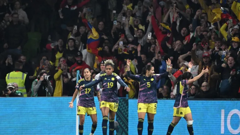 Colombia clasifica a cuartos de final del Mundial Femenino