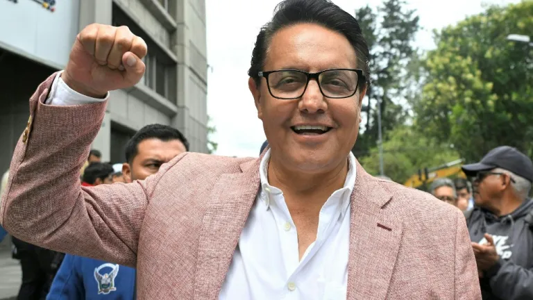 Asesinan a candidato presidencial en Ecuador 