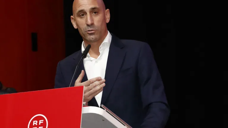 Luis Rubiales renuncia a la presidencia de la RFEF
