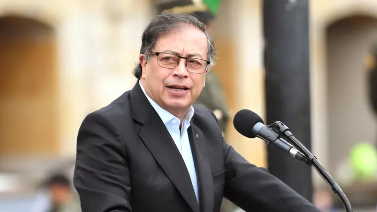 Petro dice que la prensa de manera oportunista intenta voltear el resultado de su labor contra el contrabando