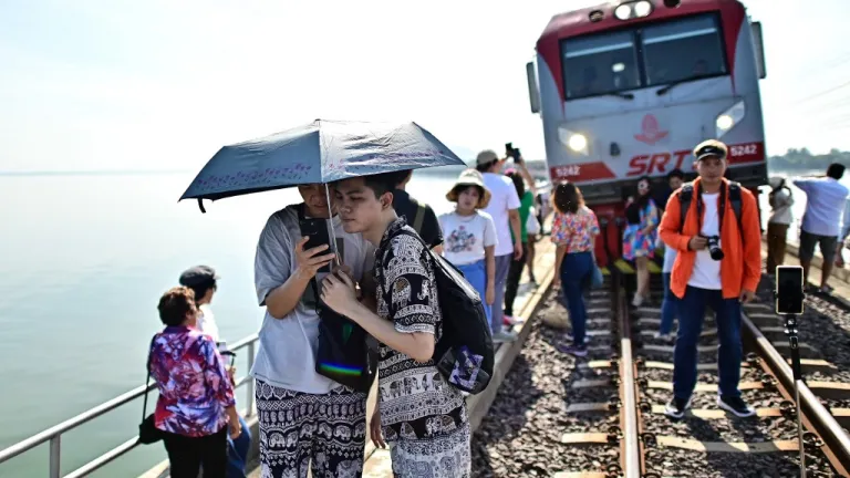Tren flotante de Tailandia: fotos y lugar 