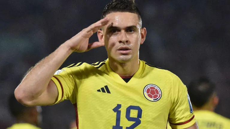 Santos Borré, nuevo jugador del Internacional de Porto Alegre