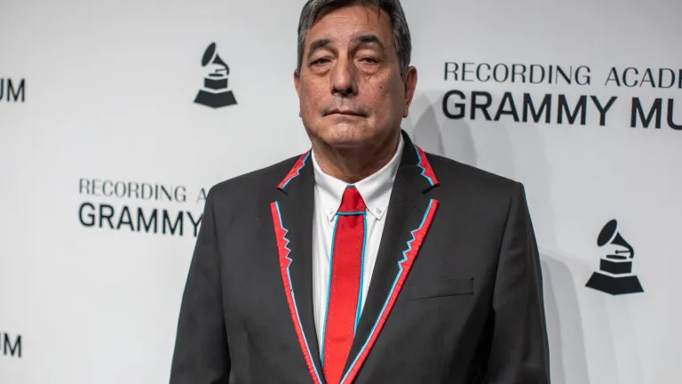 Scott George músico indígena aspirante a un Óscar 
