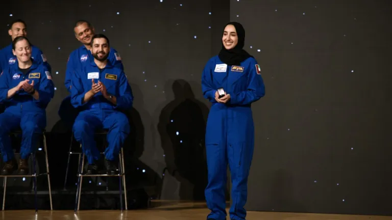 Nora AlMatrooshi primera mujer astronauta árabe de la NASA