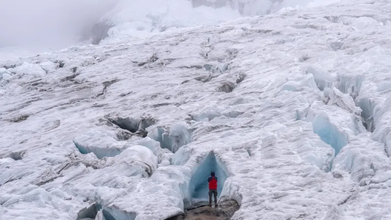 Un glaciar quebrado por las temperaturas récord en Colombia