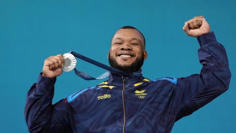 Nueva medalla para Colombia: Yeison López en levantamiento de pesas 