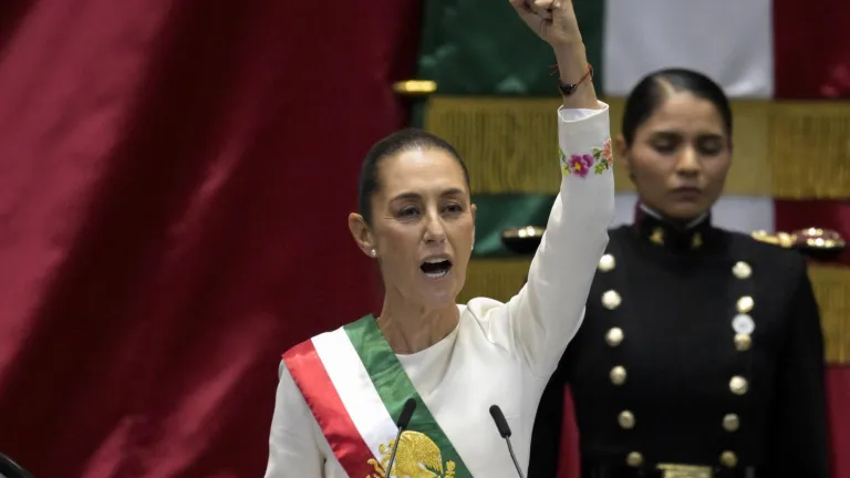 Claudia Sheinbaum asume como primera presidenta de México