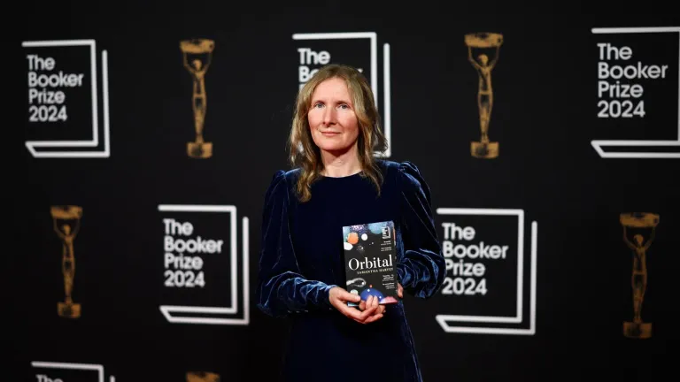  Novelista británica Samantha Harvey